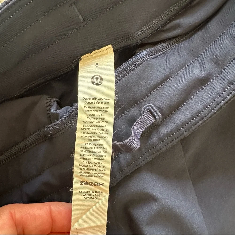 Lululemon Swift Mid-Rise Wide-Leg Pant
Club Blue - Picture 8 of 10